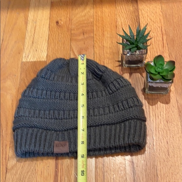 Redess Brown Beanie Hat Knit - Picture 4 of 4
